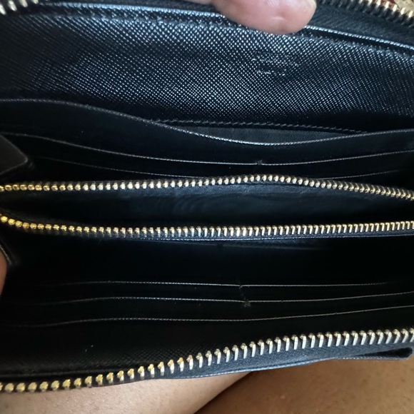 🍁SOLD🍁Prada Saffiano Leather Wallet - Picture 9 of 10